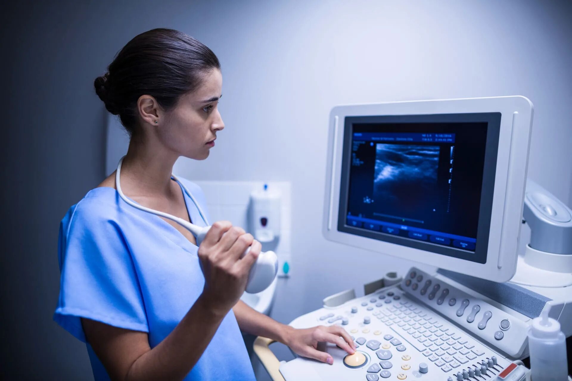 Ultrasound diagnostics. Ультразвуковое исследование (узи). Мед клиника качество жизни сызрань. Сызрань медицинская клиника. Ультразвуковые аппараты в медицине.