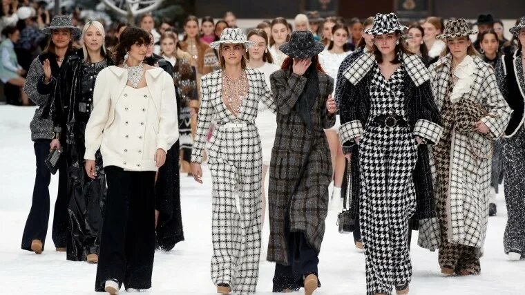 Женская мода дом Dior’s In-House Atelier Will Design Haute Couture, Fall Collections Vogue