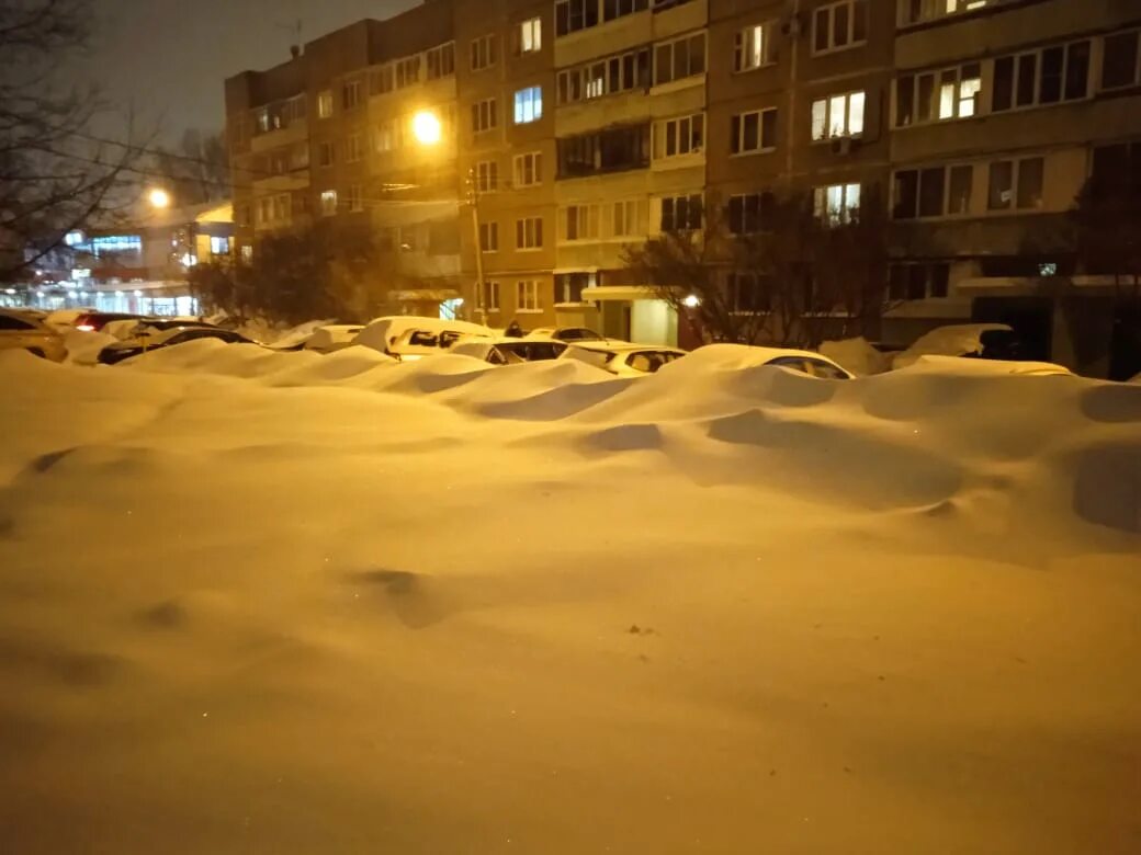 18 50 19 00. Снегопад в Москве. Много снега в Москве. Сугробы в Москве. Снегопад в Москве 13 февраля 2021.