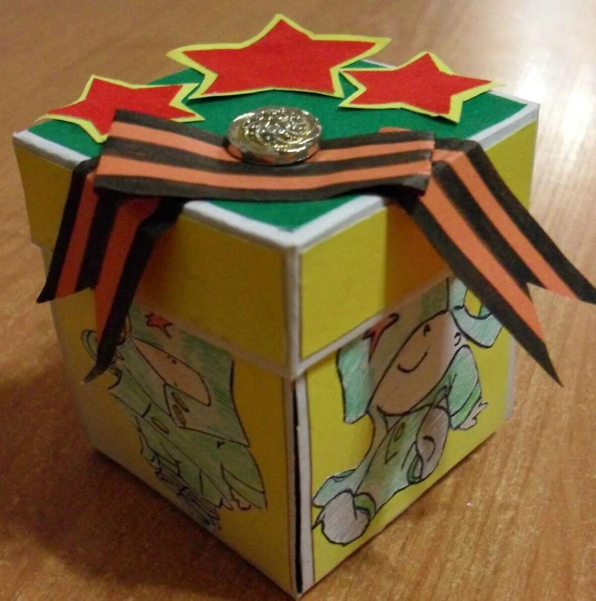 Подарок на 23 февраля!. Подарки на 23 февраля мужчинам. Нестандартные подарки на 23 февраля. Поделка к 23 февраля танк т-34. Поделки на 23 февраля своими руками.