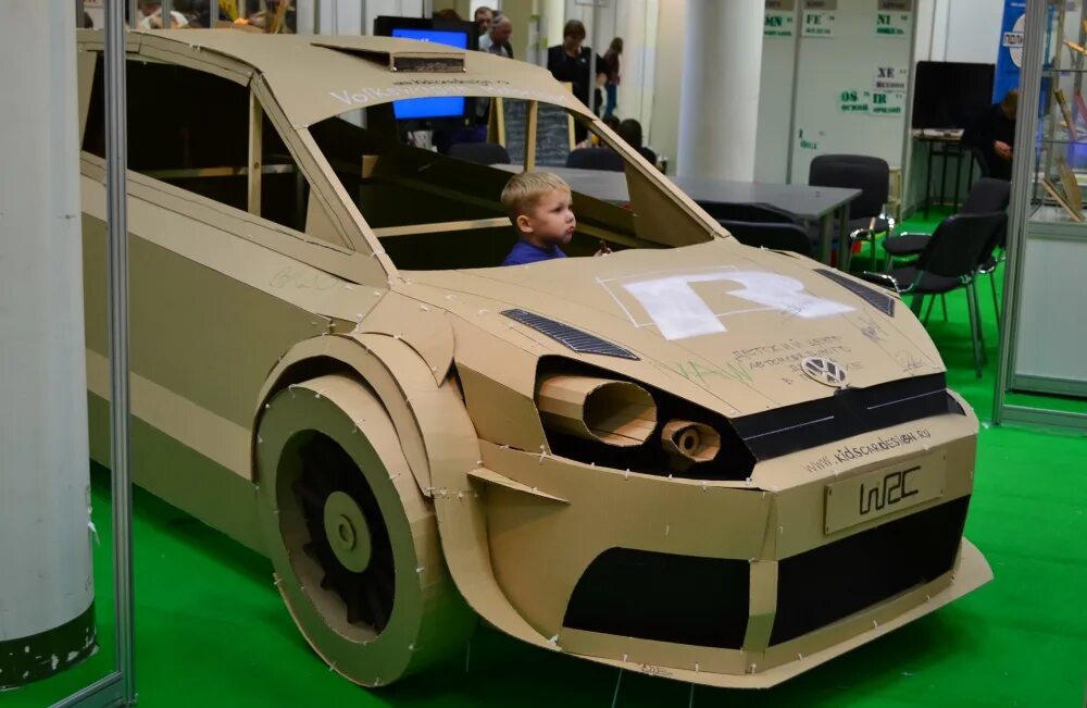 Маш картон. Картонная машина. авто из картона. машинка из картона. машина из картона большая.