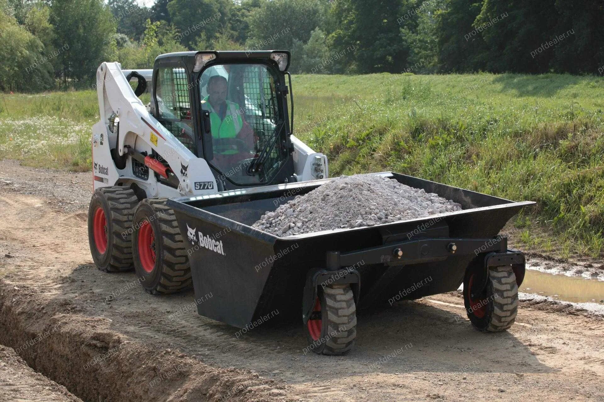 Bobcat расход. Погрузчик Bobcat s770. Бобкэт 770. Погрузчик Bobcat 770. Мини-погрузчик Bobcat s770н 2.