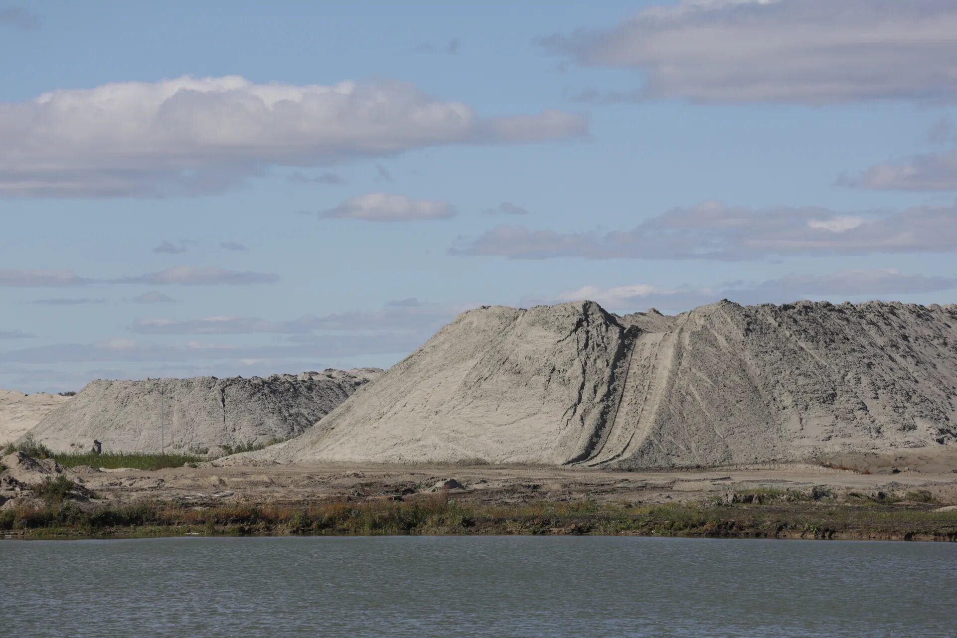 песчаные дюны в сычево карьер. песчаный карьер три человека. песчаный карьер новосибирск. мансуровский карьер. красноусольск озеро песчаный карьер.
