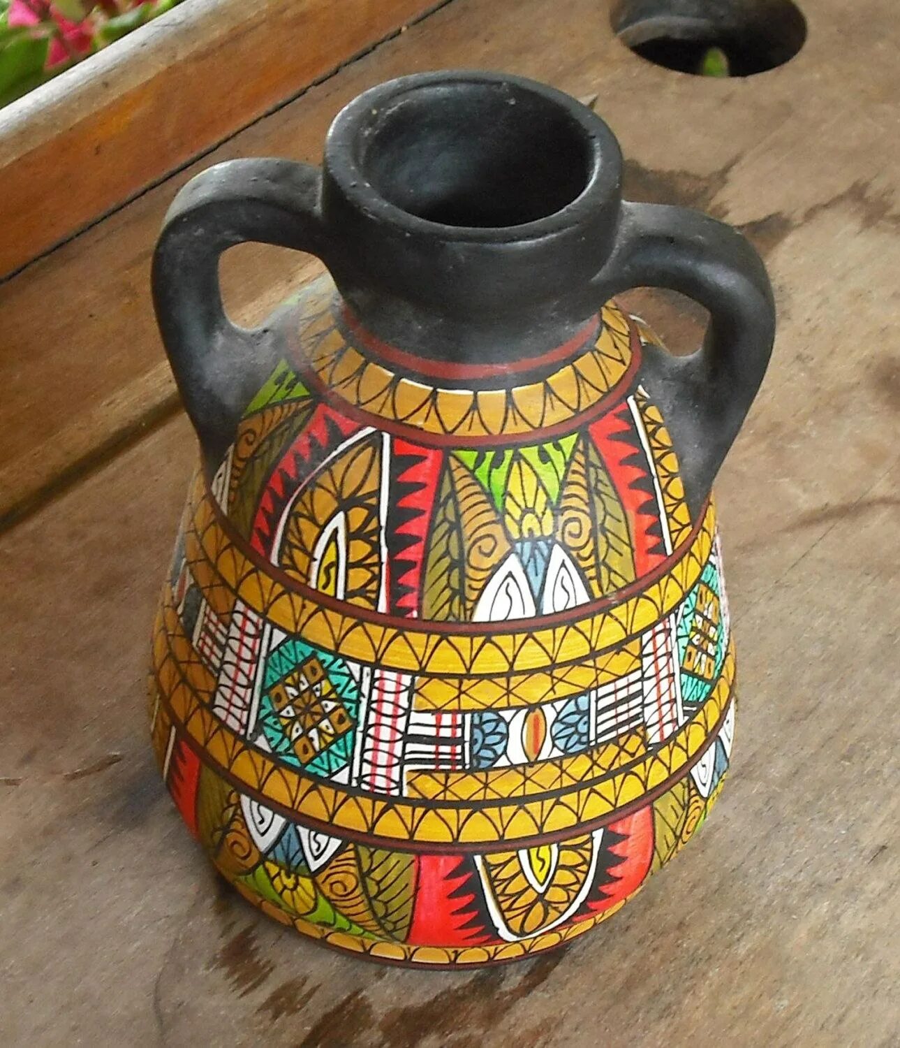 Посуда племен Африки. Африканская керамика берберов. Этностиль Африка посуда. Африканская Расписная керамика. Этнический предмет