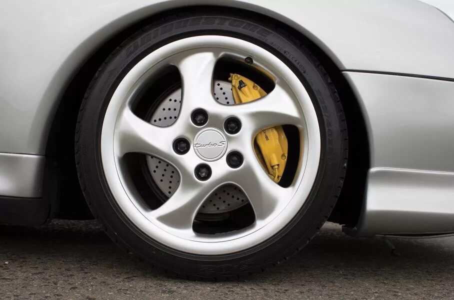 Диски порше. Колесные диски порше 911. диски порше 911. колеса porsche 911 turbo s. литые диски на порше 911.