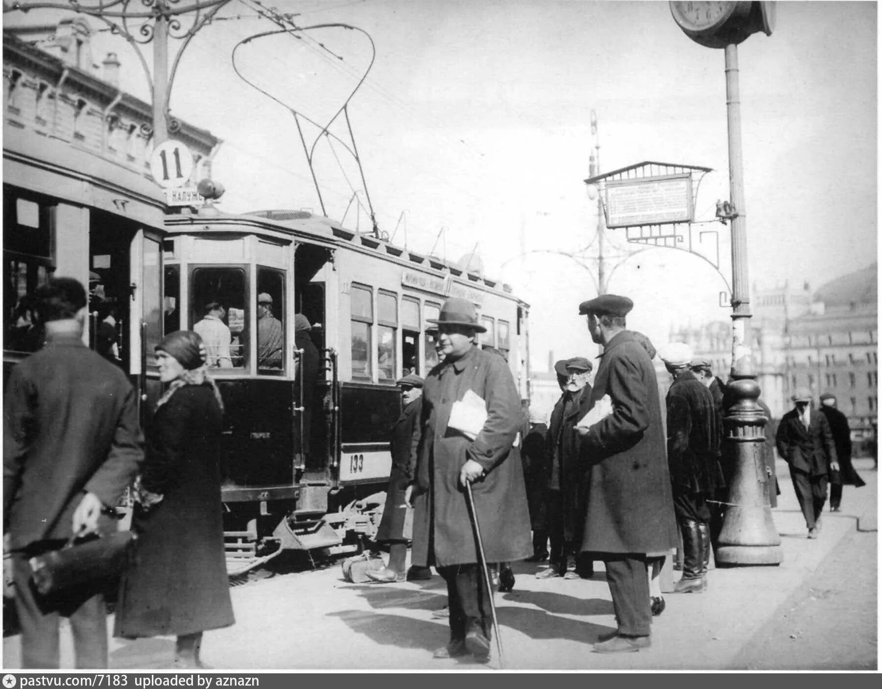 Трамвай старые маршруты. Первый трамвай в Москве 1899. Первый трамвай в Москве. Трамвай 1910 года Москва. Первый электрический трамвай в Москве.