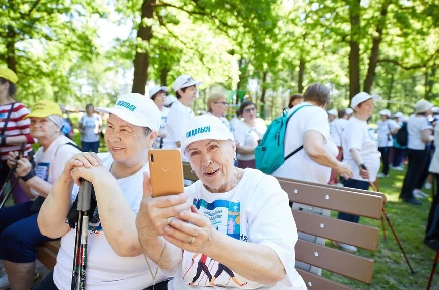 165 тыс. Спорт для пожилых. Мероприятие для пожилых людей в парке. Проект активное долголетие в Подмосковье. Городской день здоровья.