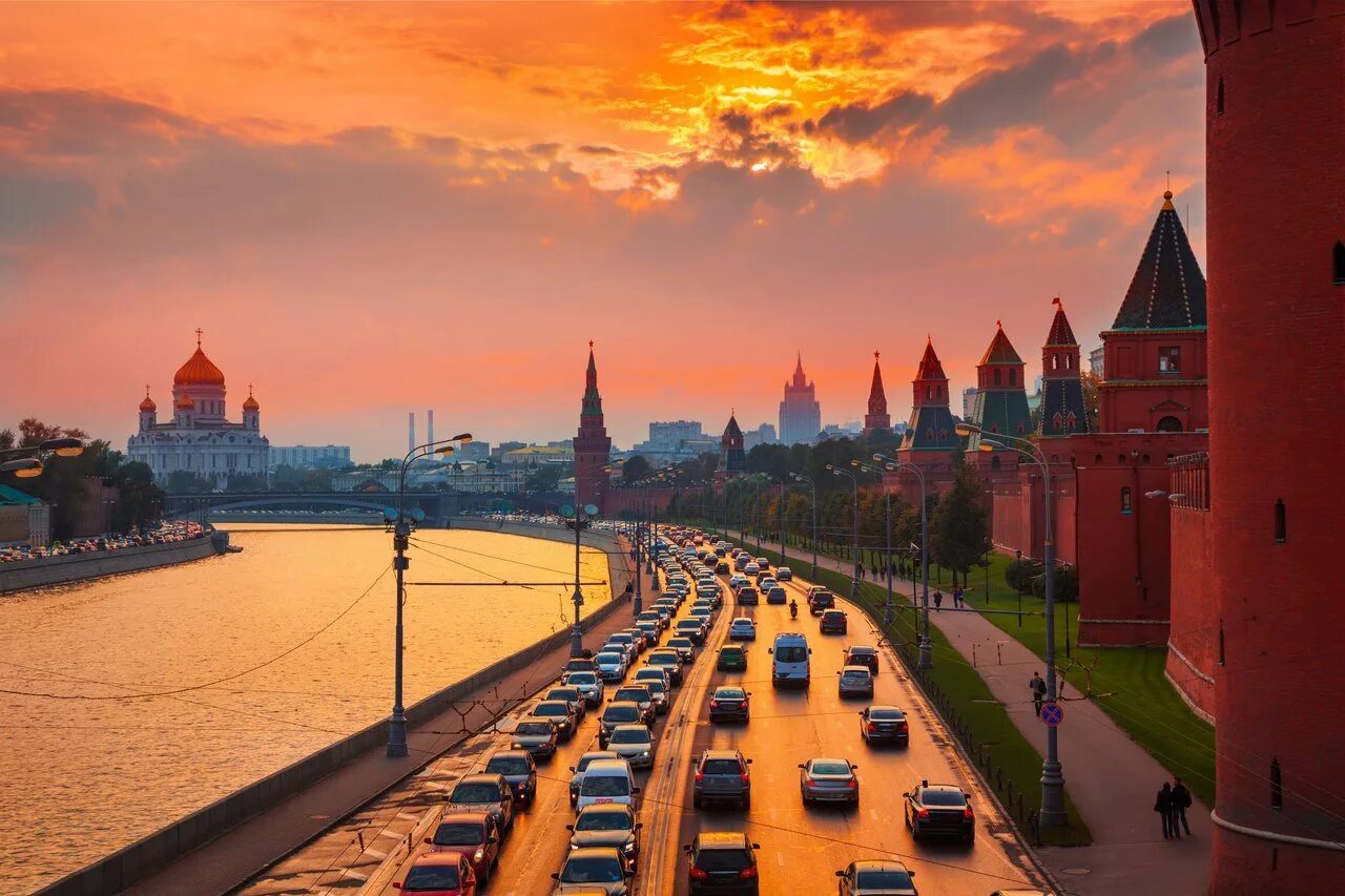 Когда закат в москве. Москва. Москва летом. Кремль на закате. Кремль солнце.