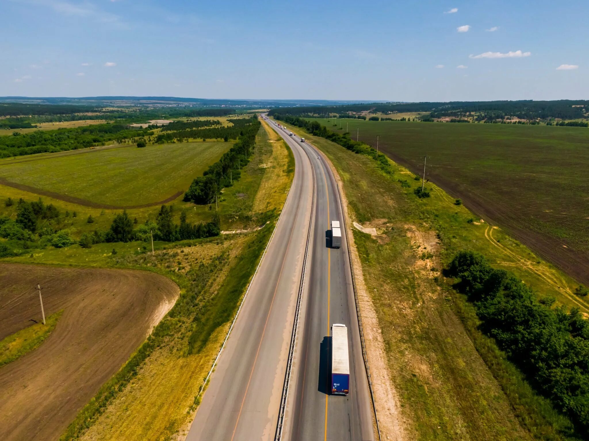 Автомагистрали м5 "урал". Машина на дороге. Федеральная трасса м4. Колонна военных грузовиков. Трасса м5 москва урал.