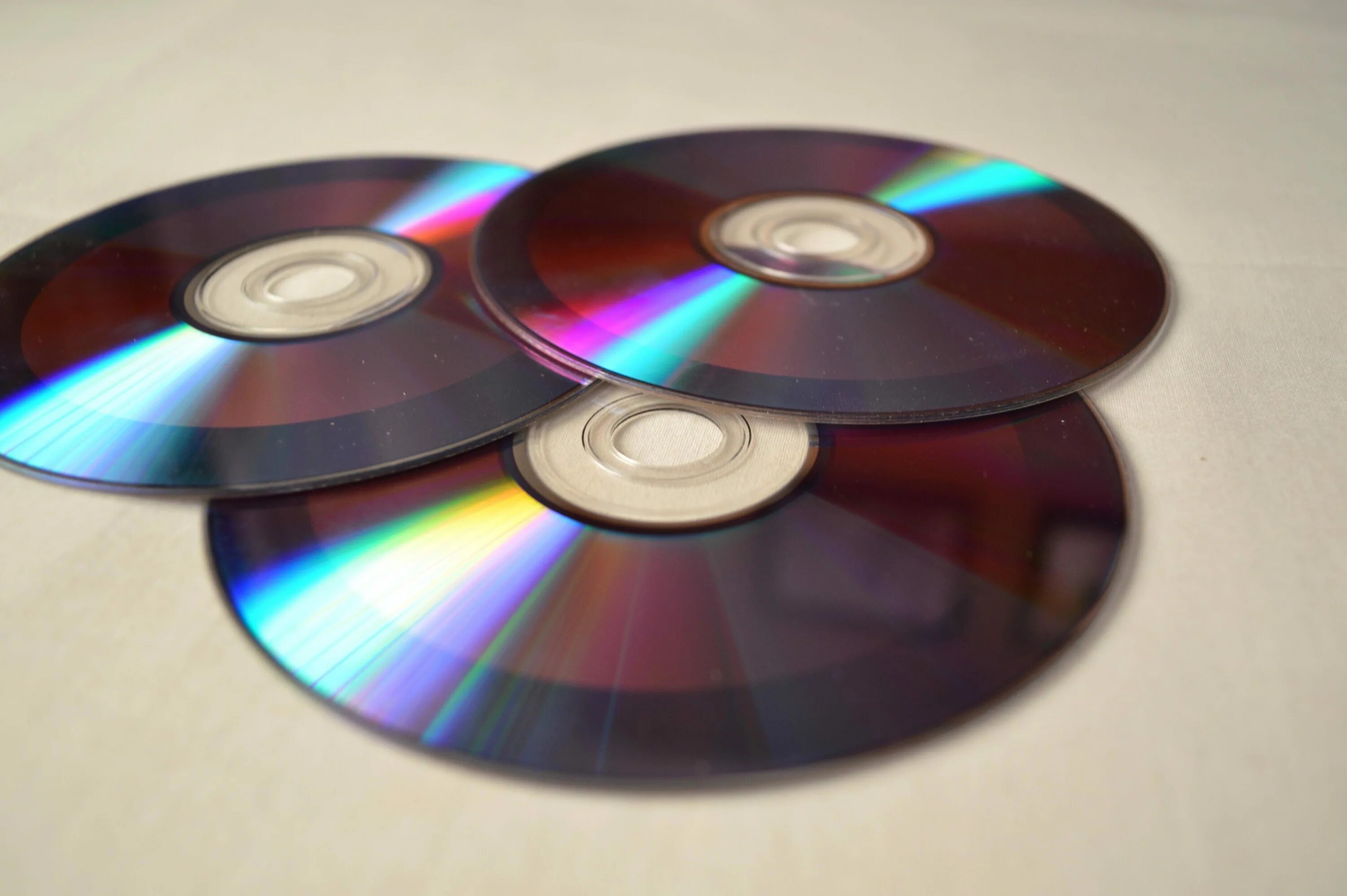 Cd фото. DVD-диски (DVD – Digital versatile Disk, цифровой универсальный диск),. Лазерный компакт диск. Оптический диск. Оптические диски CD.