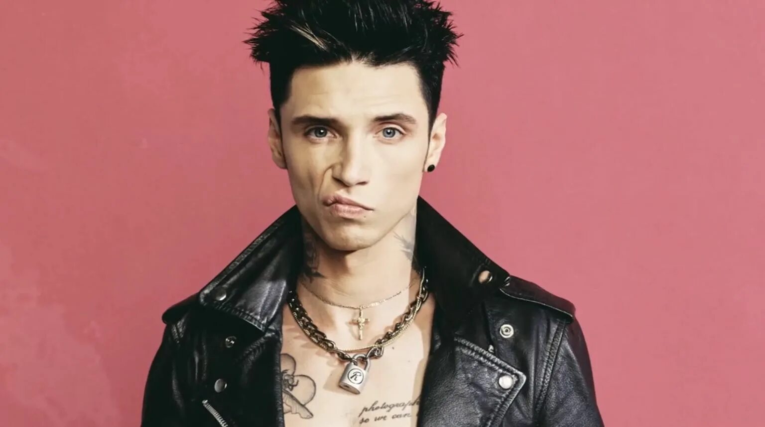 Энди блэк andy black. Энди бирсак 2018. Andy andy us. Andy andy us. Энди бирсак.