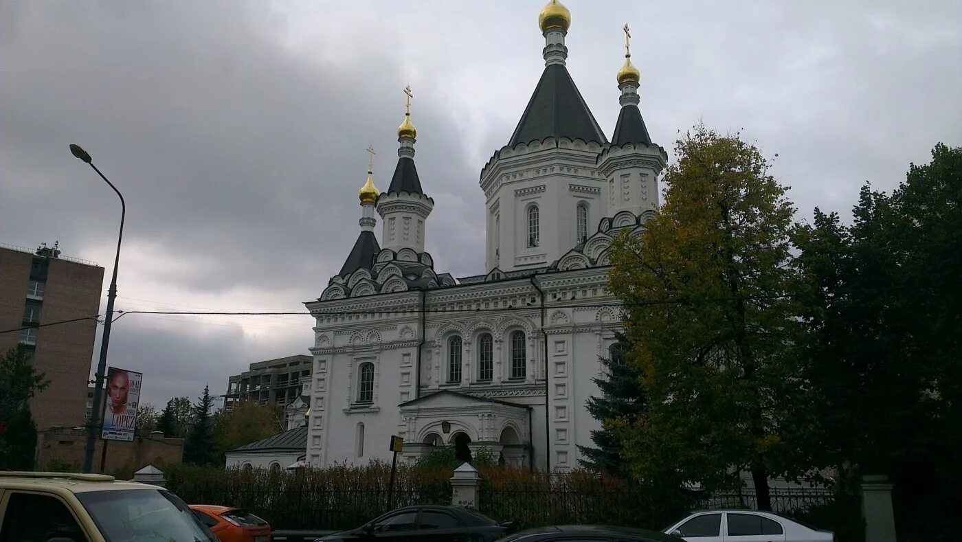 церковь за москвой. храм при клиниках на девичьем. храм архангела михаила погодинская. церковь архангела михаила иркутск. храм архистратига божия михаила москва.