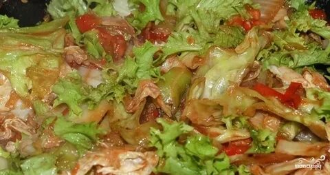 Жареная пекинская капуста с курицей