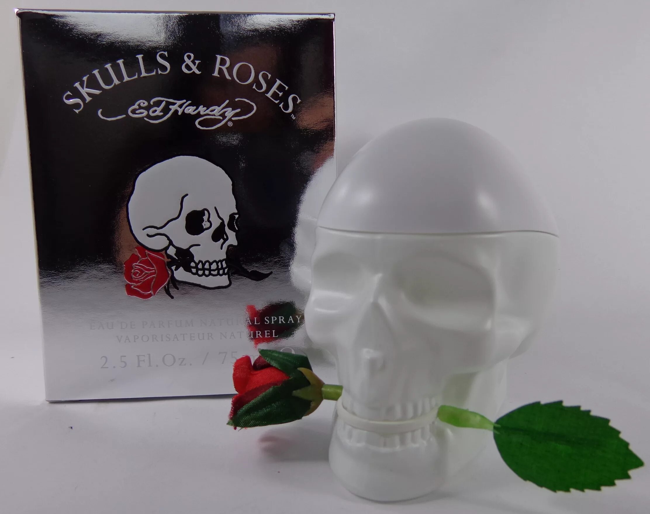 Духи череп женские. Ed Hardy Skulls & Roses. Мужские духи с розой и черепом. Духи череп розовый