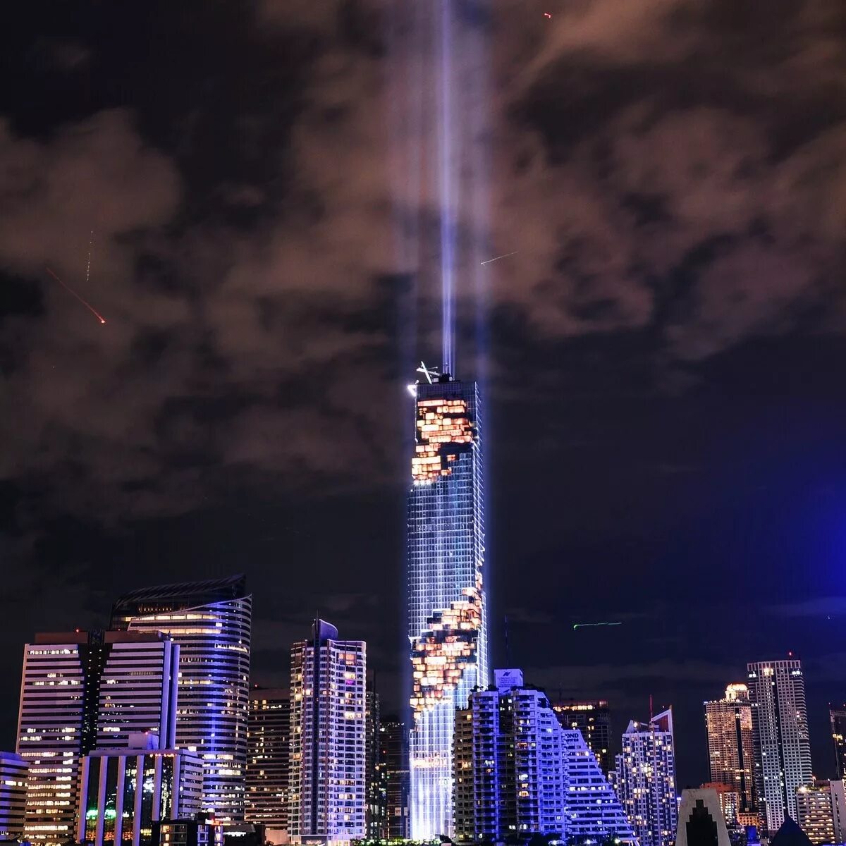 Башня Маханакхон, Бангкок, Таиланд. Небоскреб MAHANAKHON. Bangkok MAHANAKHON самый высокий небоскреб. Здание Маханакхон Бангкок.