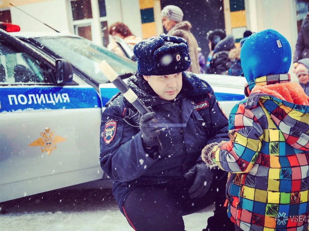 Полицейский. Полиция для детей. Полиция России. Работа в полиции. Чем занимается полицейский