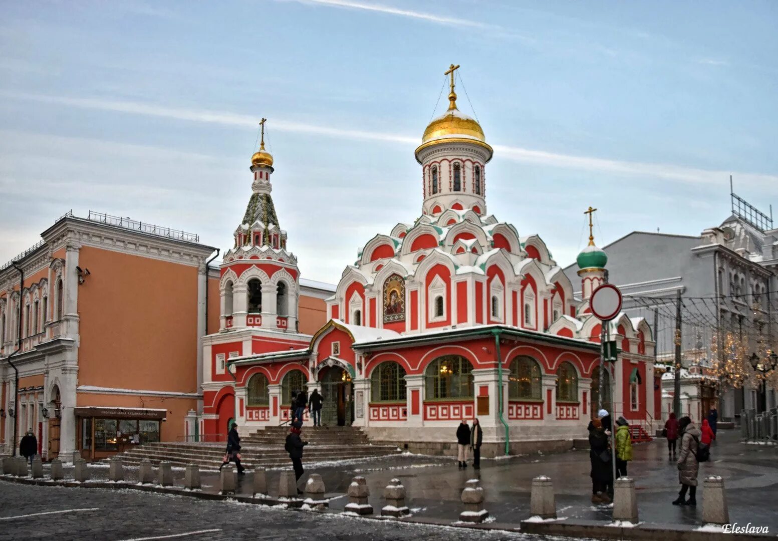 Казанская пл. Храм иконы Казанской Божьей матери в Москве на красной площади.