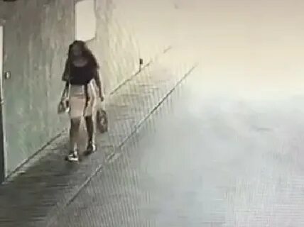 Девочка отбилась