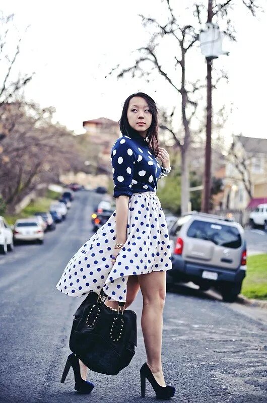 Click look. Polka Dot Midi Dress Pink. Polka Dot лонгслив. She is wearing Polka Dot. Polka Dot Midi Dress Powder Pink.