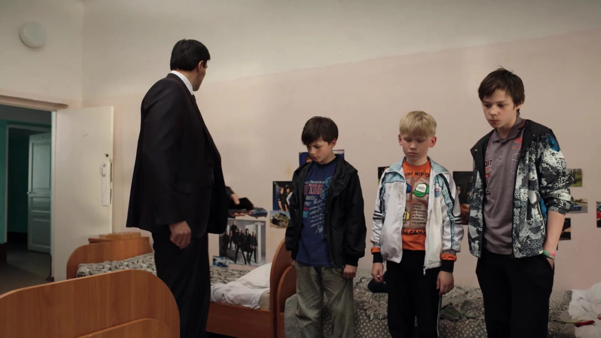 Снова один на всех содержание. Одна на всех. Одна на всех. Снова один на всех содержание. Снова один на всех.