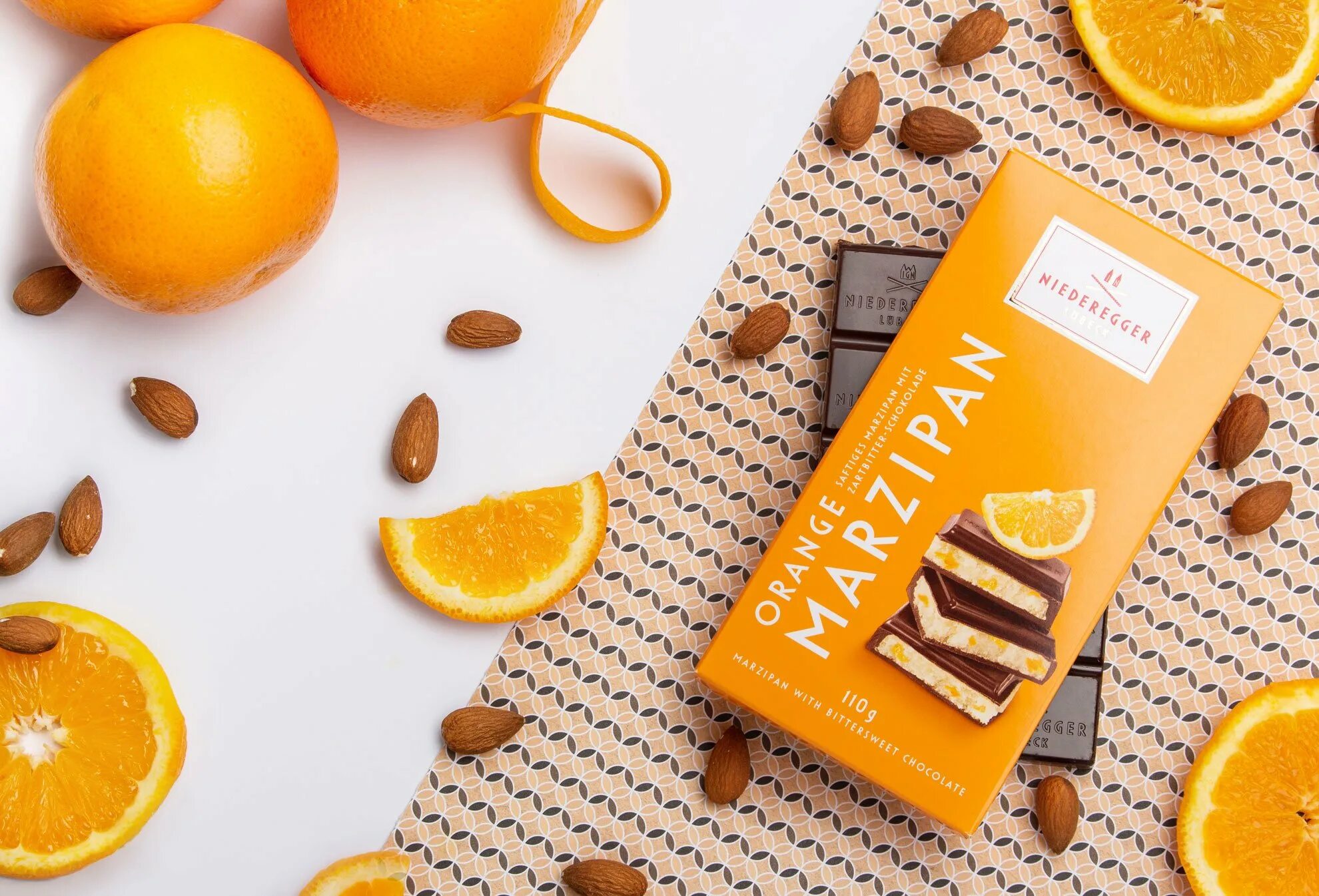 шоколад и цитрусовые. оранжевая шоколадка. апельсиновый шоколад. кофе шоколад апельсин. плиточный шоколад с апельсином.