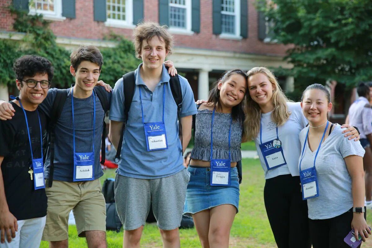 Yale young Global Scholars program. Йельский университет студенты. Йельский университет Студенческая жизнь. Гранты в вузах Америки. Apply students