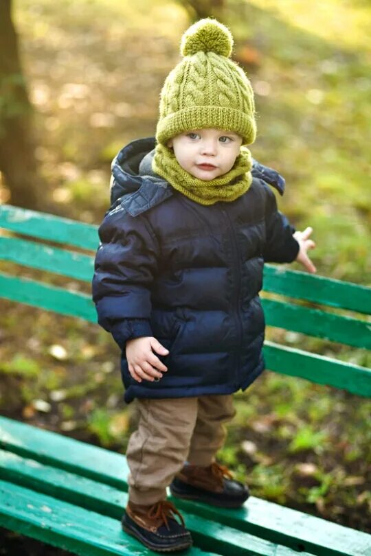 предметы зимней одежды шапка. лапландия пуховики женские. девушка в куртке. шапка зима на мальчика 4 года. зимняя одежда шапка.