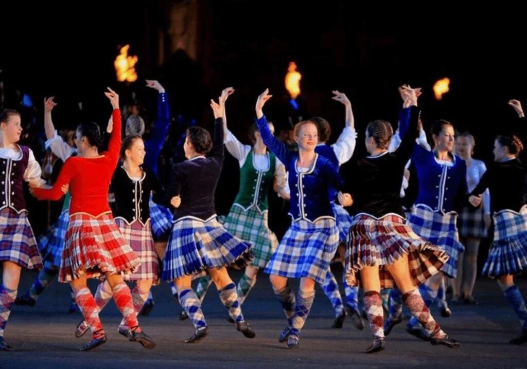 Dance английская песня. Кейли танец Шотландия. Ледис степ танец Шотландии. Хайланд танец Шотландия. Шотландия танец Экосез.