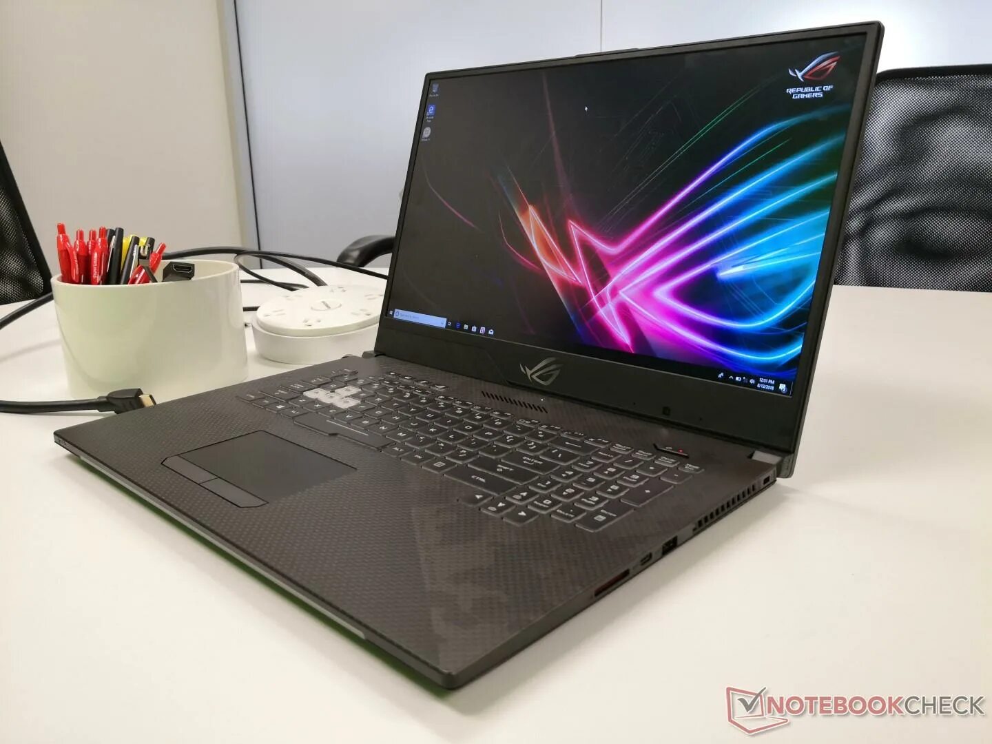 Asus rog strix scar купить. ASUS ROG gl704gm. ASUS ROG Strix ноутбук 17.3. ASUS ROG Strix scar. ASUS ROG Strix scar 17.