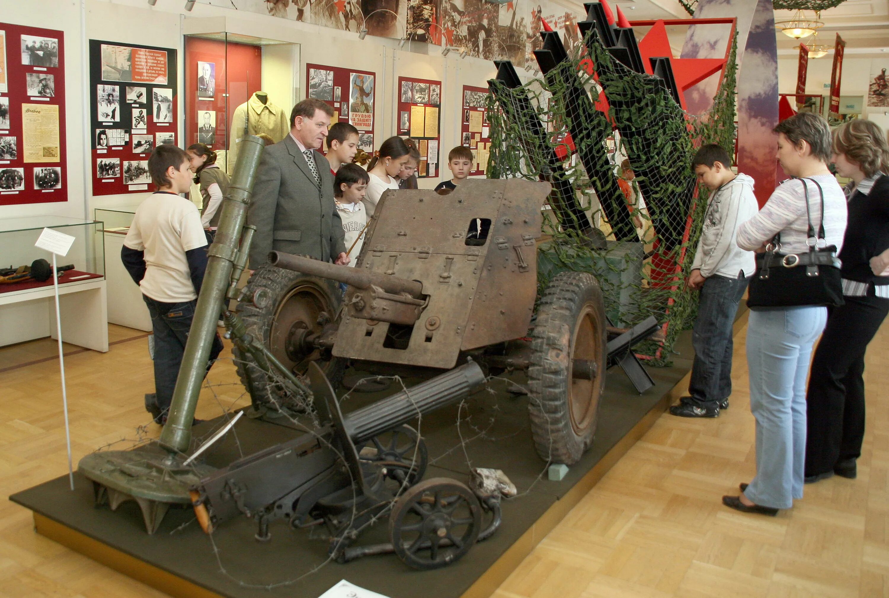 Экспонат военного музея. Музей Великой Отечественной войны Казань. Музей Победы Казань. Музей ВОВ Казань. Музей-мемориал Великой Отечественной войны 1941–1945 гг..