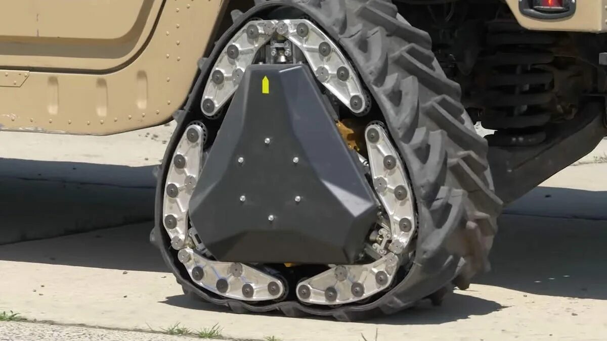 Wheel tracks. Следы от танка. Колесо sportsbaby 200/40 мм черный. Wheel tracks. Wheel tracks.