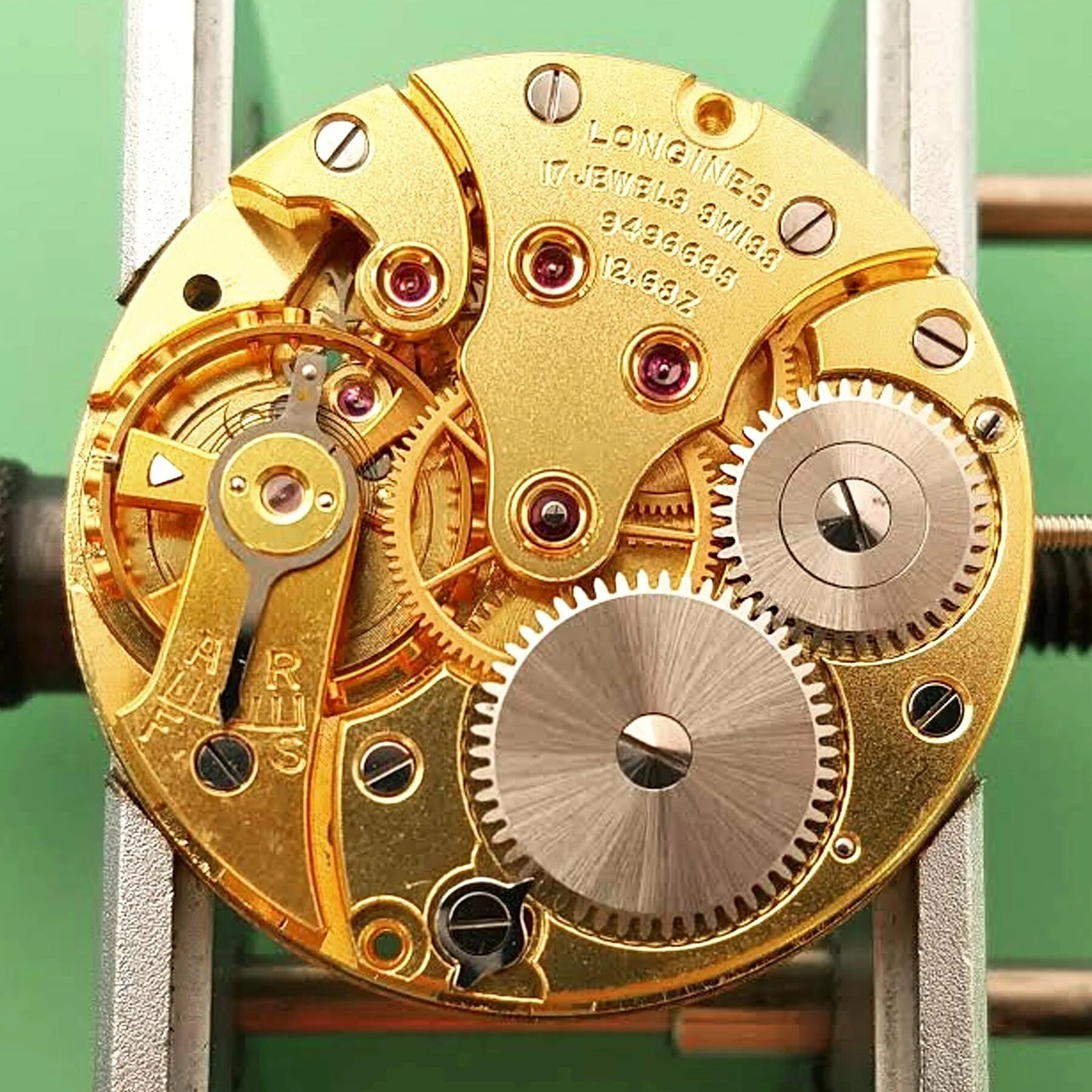 Часы и часовой механизм. Часы soki Mechanical Movement. Механизм часов лонджин. Механизмы Longines часовые. Sl68 часовой механизм.