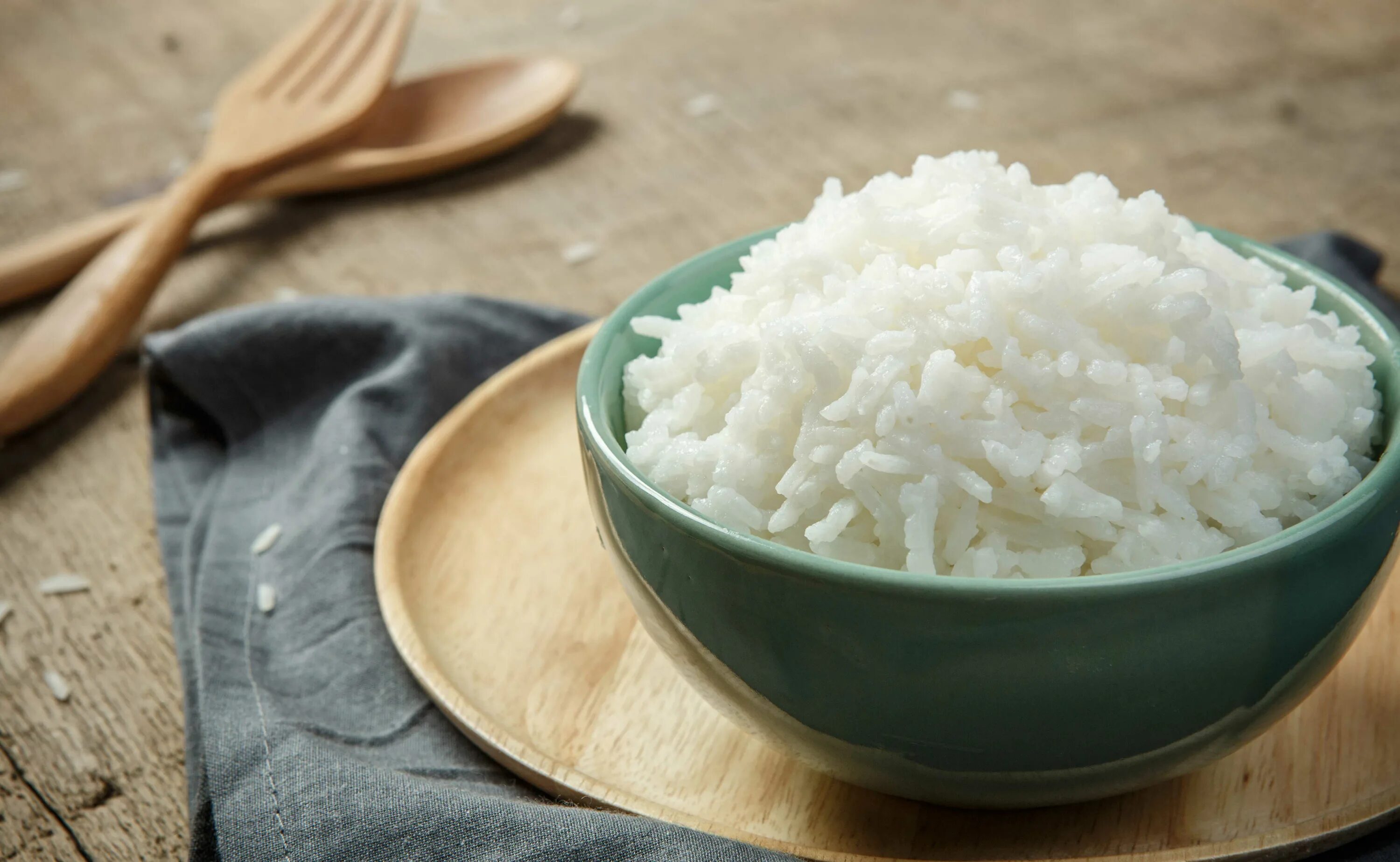 White rice. Белый рис. Пиала с рисом. Рис паровой. Что полезного в рисе белом.
