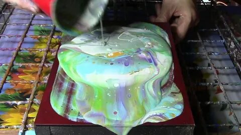 Заливает воздуху маслом