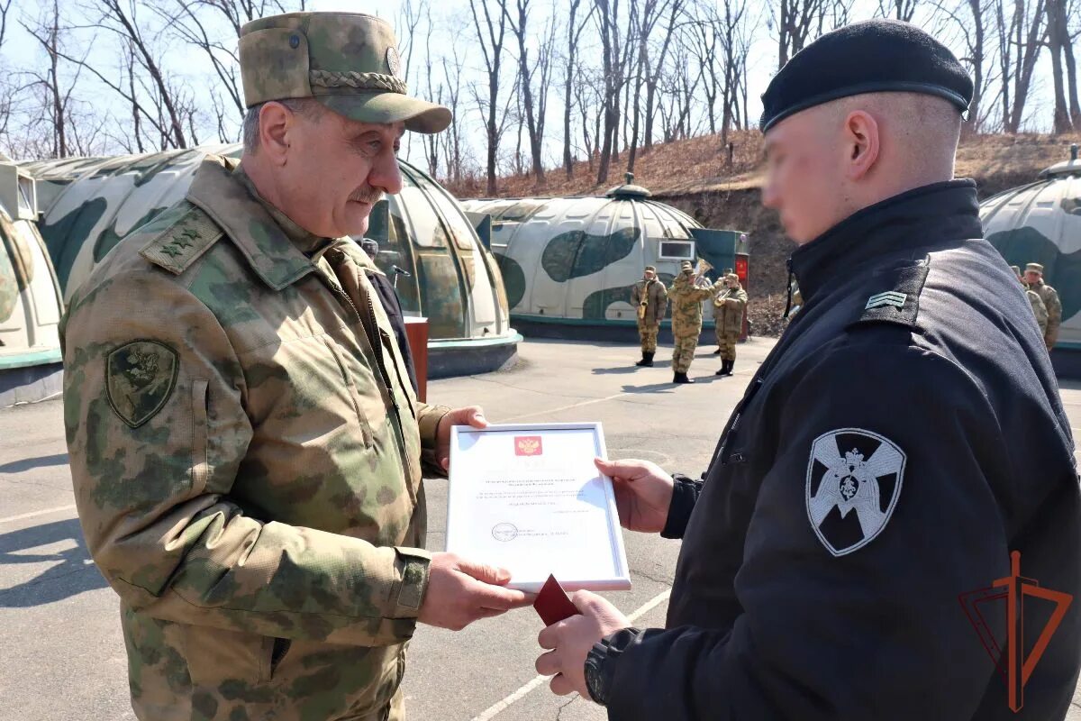 Главнокомандующий военной операцией. Командующий восточным округом Росгвардия. Командующий восточным округом Росгвардии Голлоев. Награждение Росгвардии. Командующий восточным военным округом.