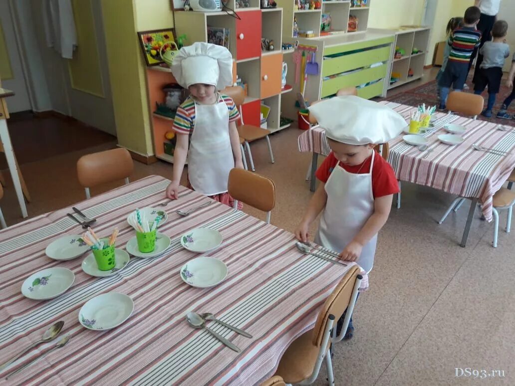 Обед младшего воспитателя