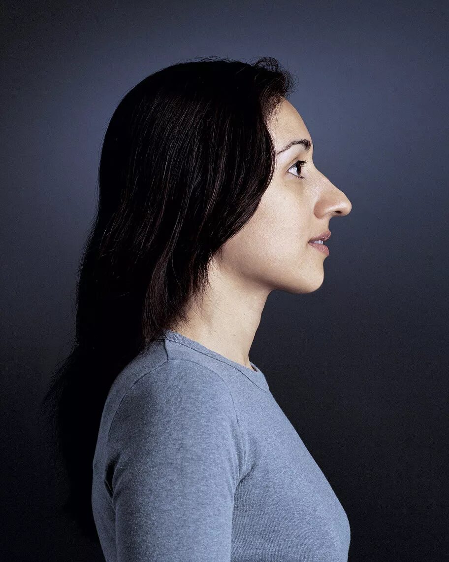 Красивые люди с большим носом. Носач обыкновенный. Девушка с большими ноздрями. Марго сикора. Нос с горбинкой в профиль.