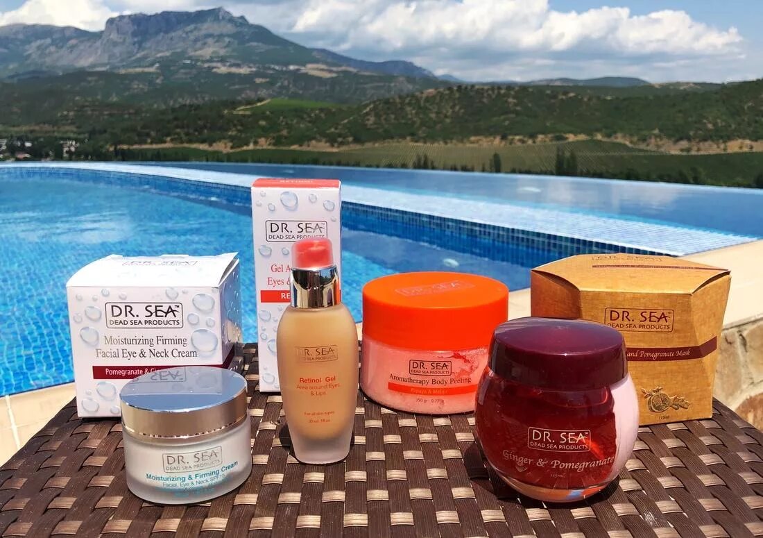 Dead sea product. Dead sea product. Соль для ванны с лепестками. Соль мертвого моря 500гр dr sea. Mineral care dead sea products миндаль.
