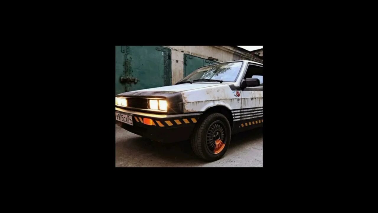 Кто поет песню едет на девятке. Мальчик на девятке ноты. Гуф в девятке едут пятеро. Едет на девятке. Мальчик на девятке.