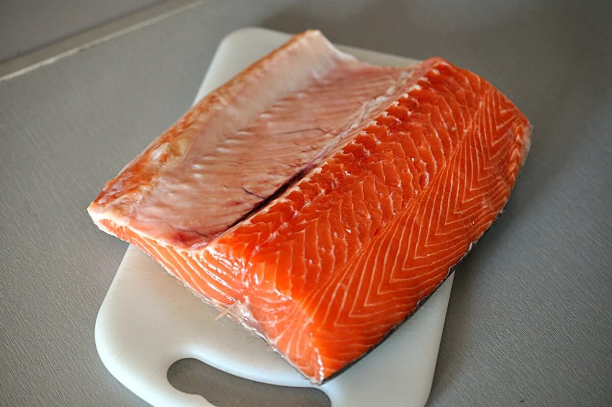 филе рыбы без кожи и костей. разделка рыбы на филе с кожей и реберными костями. филе с кожей и реберными костями. филе с кожей и реберными костями. филетирование рыбы.