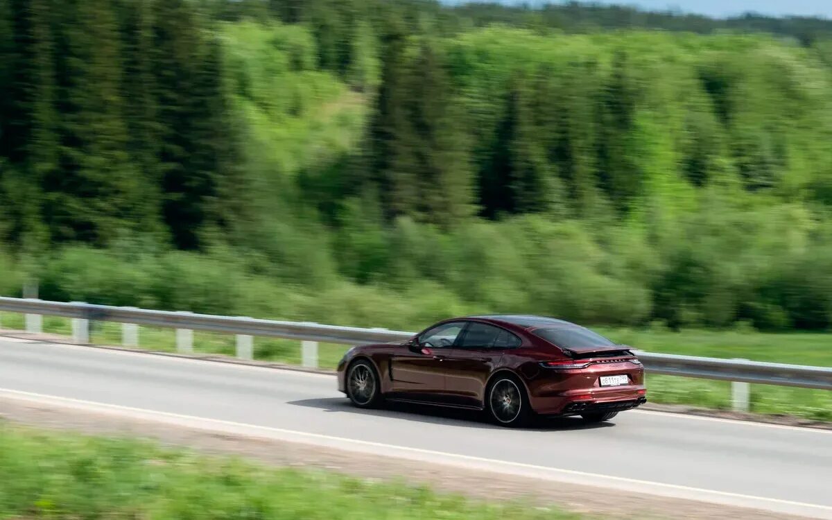 Porsche Panamera, дорога, скорость.