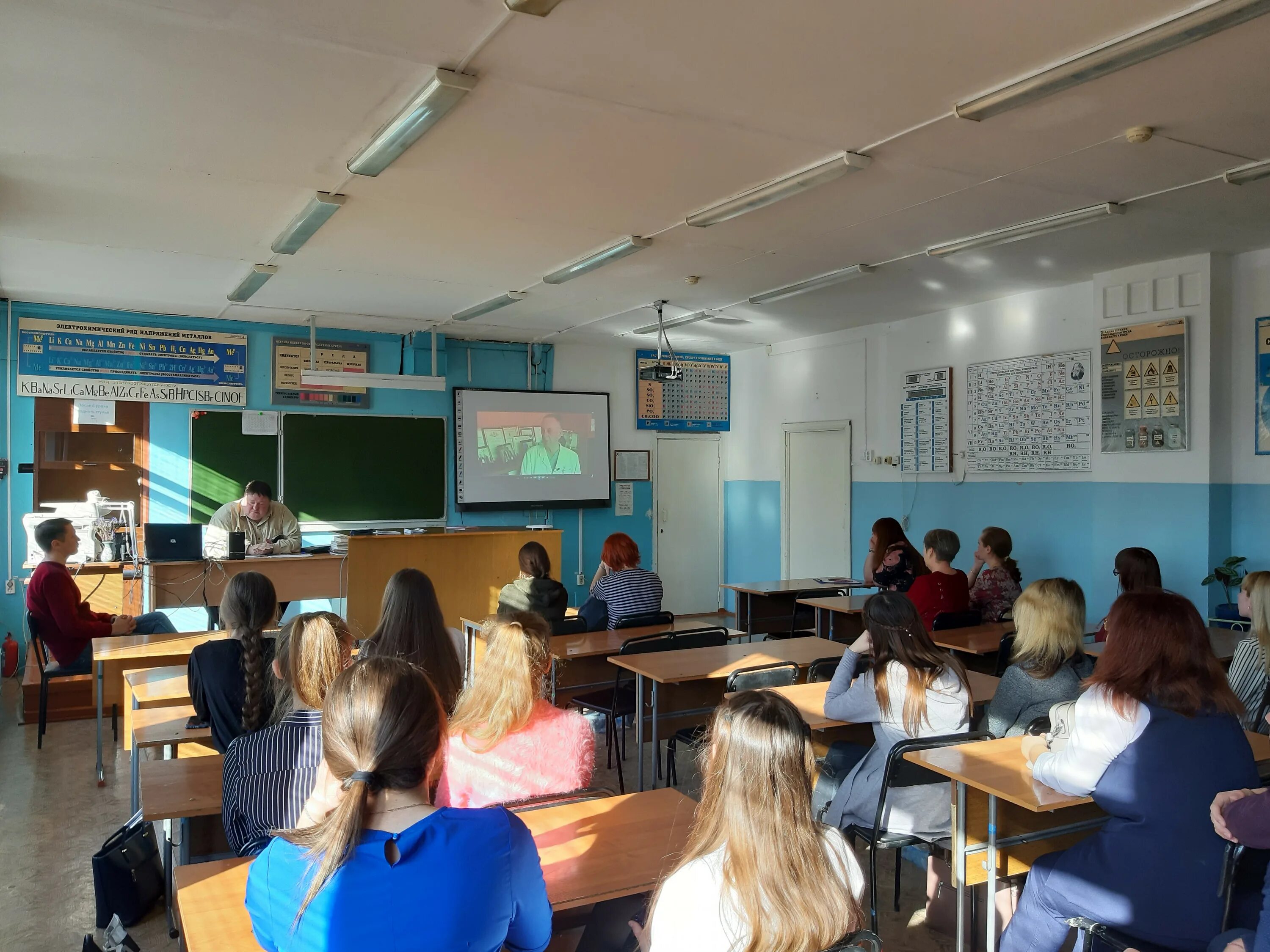 15 Школа города Заринска. Школа 15 Заринск фото. Ярмарке профессий «строим будущее Алтая». 15 Школа Заринск столовая. Школа 15 заринск