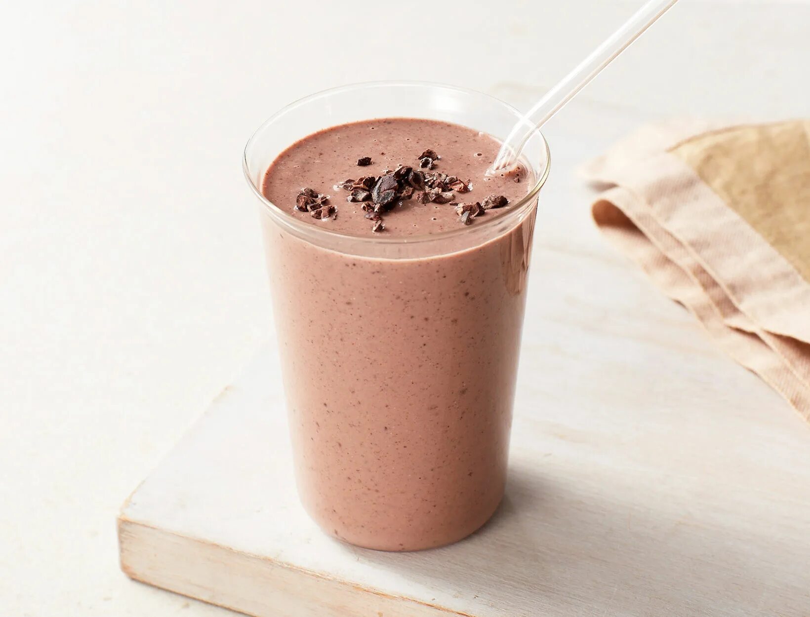 Шоколадный смузи. Молочный коктейль шоколадный. Chocolate Cacao Smoothie. Zara Cherry Smoothie. Миндальный смузи