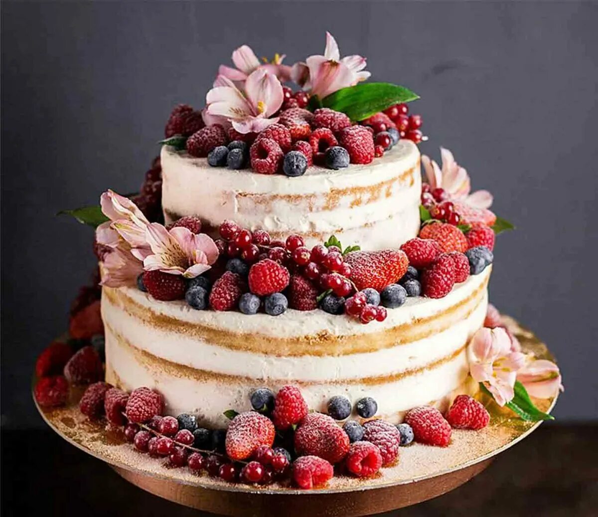 Муссовые торты с ягодами. Торт ягодный микс азбука вкуса. Торт с ягодами. Муссовый торт из ягод. Торт с ягодами.