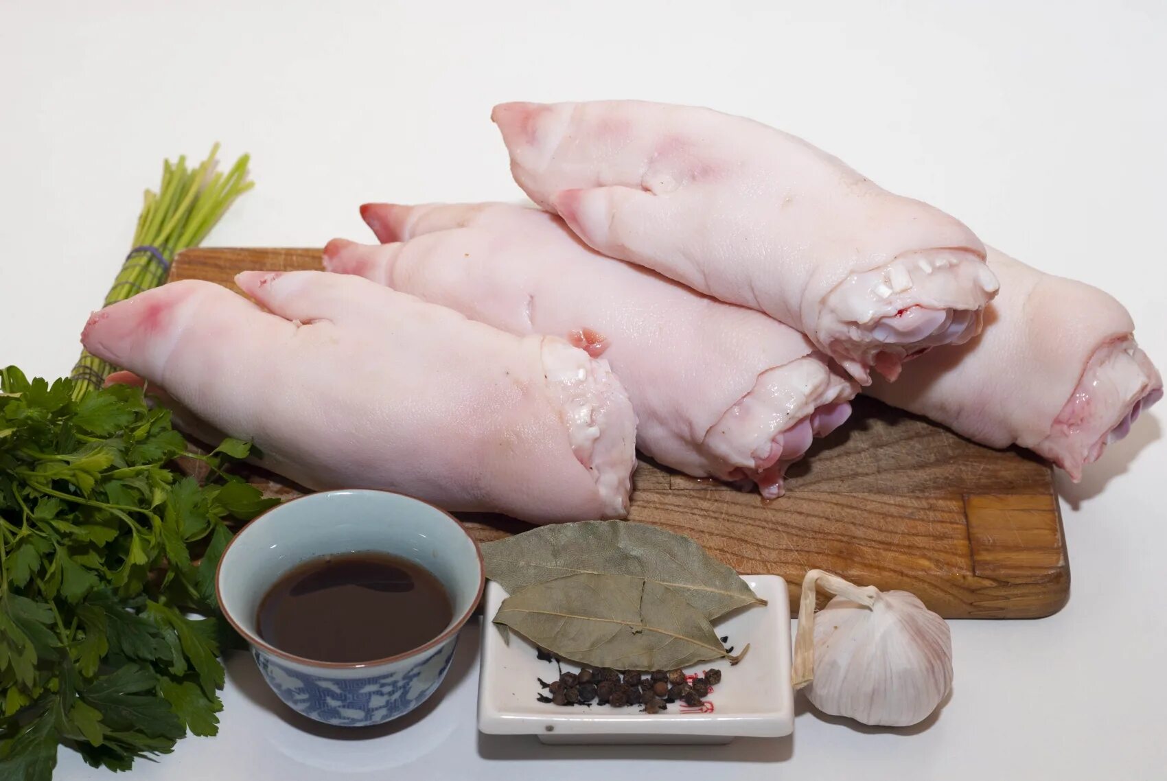 блюда из свиных ножек. свиные ножки по-китайски. со свиных ножек. жареная свиная нога. холодец из курицы с свиными ножками.