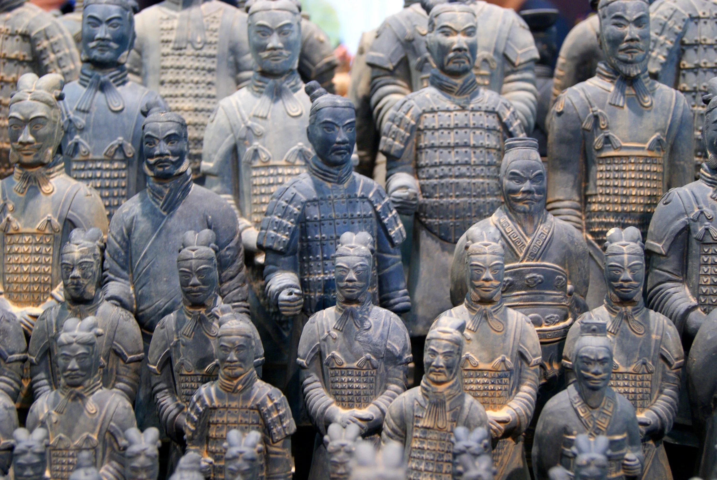 Терракотовая армия императора Цинь Шихуанди. Воин династии Цинь. Древнекитайские воины, терракотовая армия Цинь Шихуанди. Древний Китай терракотовая армия.