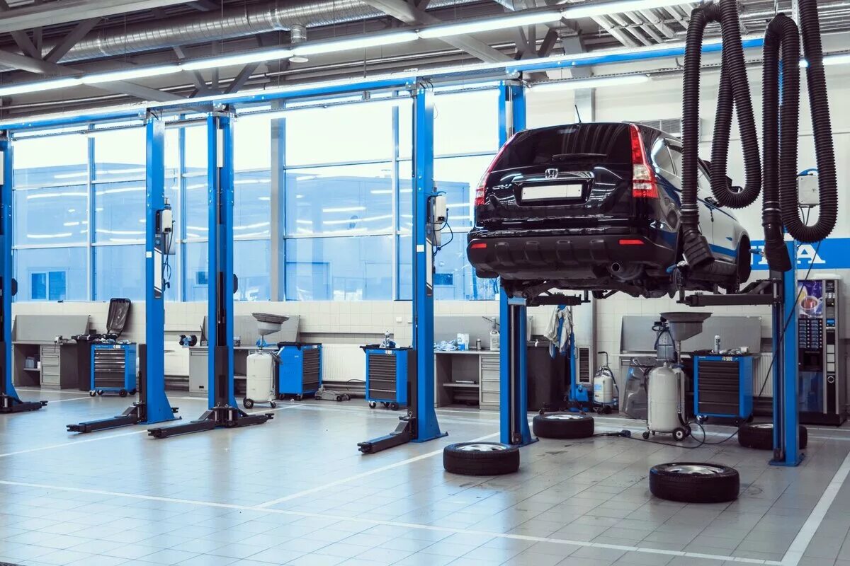 рабочее место автослесаря. сто на другое место. станция техобслуживания автомобилей. сто на другое место. проект автосервиса.