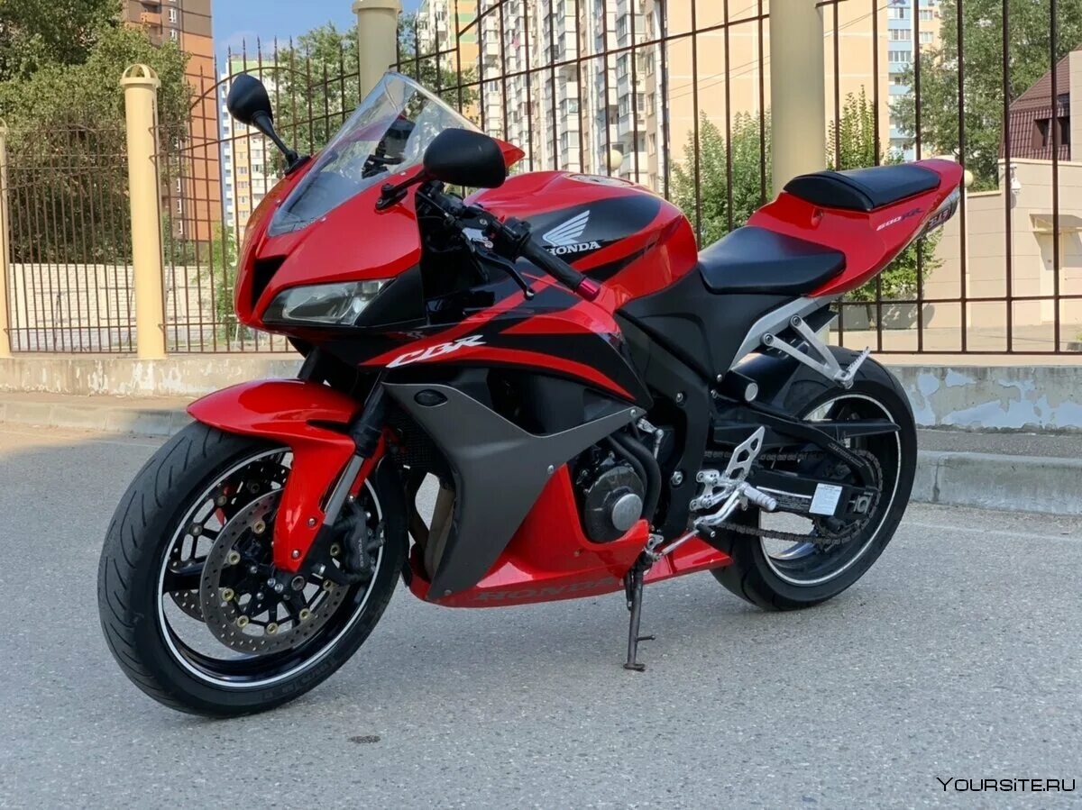 Купить мотоцикл хонда сбр. Honda 600rr 2007. Honda cbr600rr Red. Honda cbr600rr 2007. Honda CBR 600.