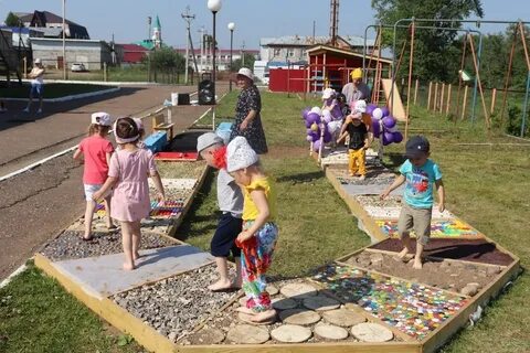 Дорожка в детском садике
