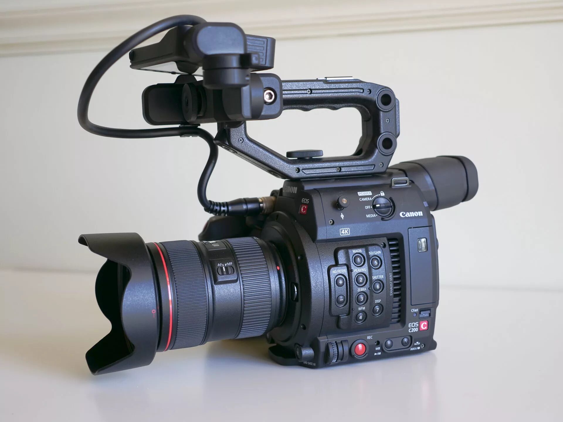 Camera c200. Кинокамера canon c200. видеокамера canon eos c200. canon c200 mark ii. canon eos c200 ef.